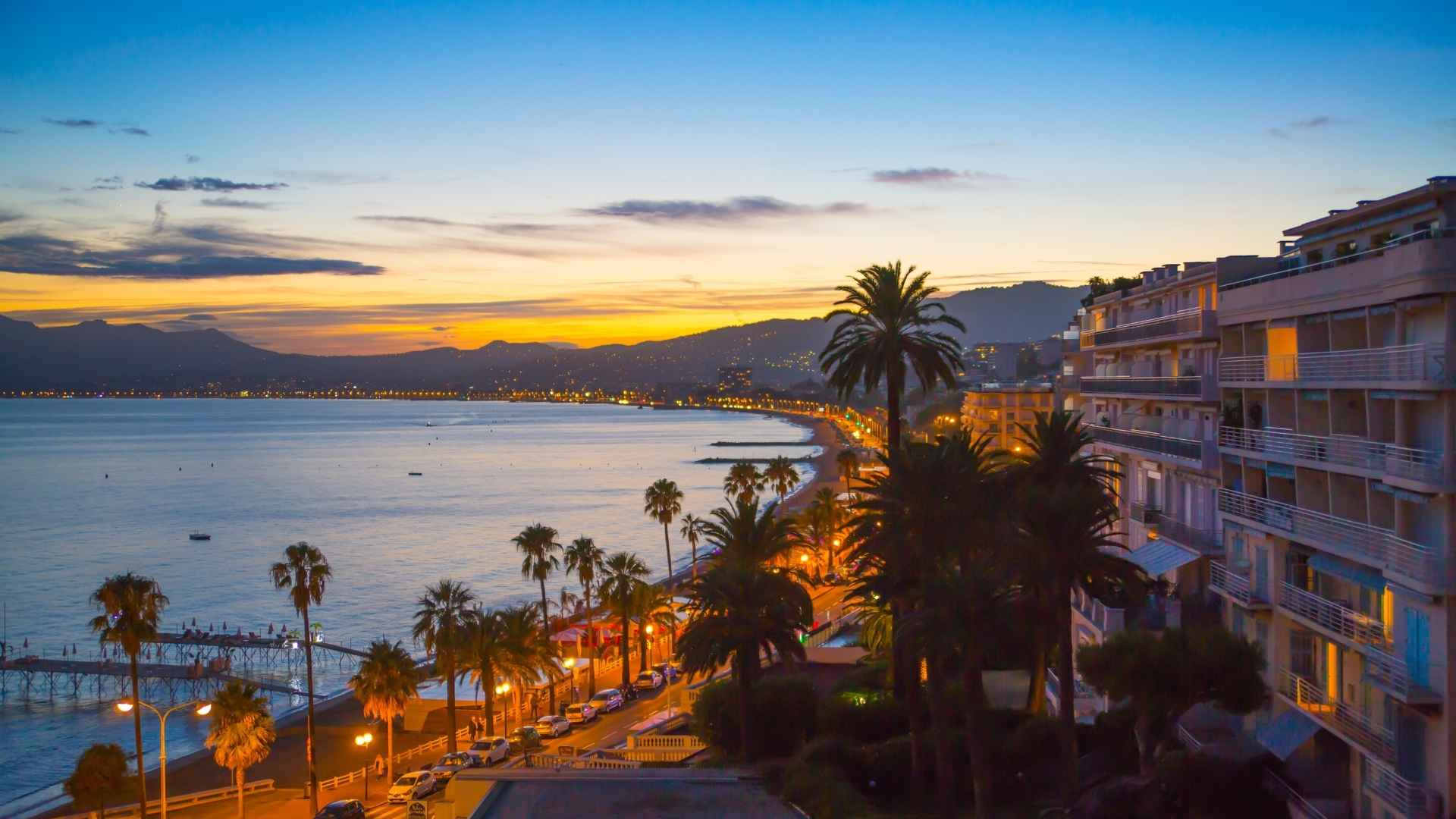 Immobilier de luxe entre Cannes et Menton : l’art de vivre rare de la Côte d’Azur